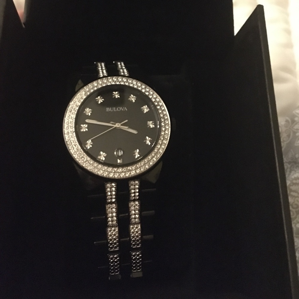 Men’s Bulova 211 fine crystals watch